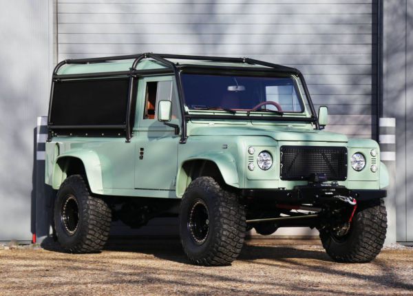 Land Rover Defender 110 1990 6414