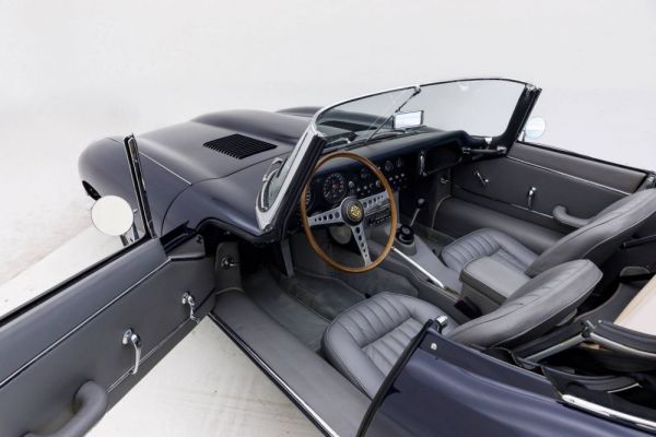 Jaguar E-Type 4.2 1965 4513