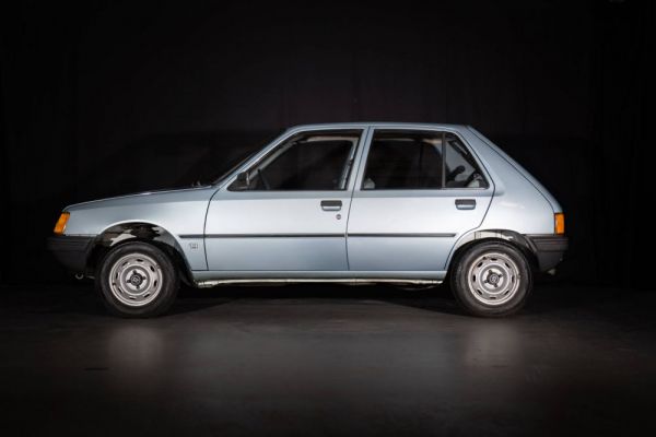 Peugeot 205 1984