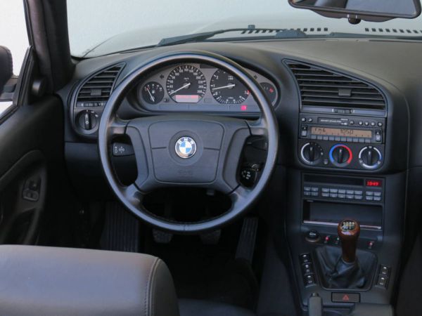 BMW 328i 1995 4370