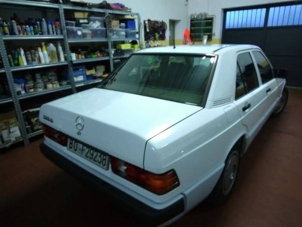 Mercedes-Benz 190 D 1993 107286