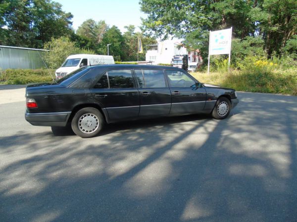 Mercedes-Benz 260 E Lunga 1991 2459