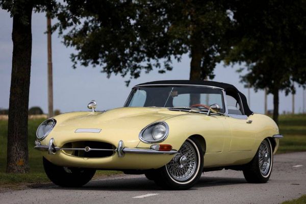 Jaguar E-Type 1967 61739