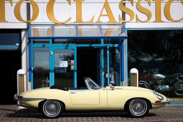 Jaguar E-Type 1967 61741