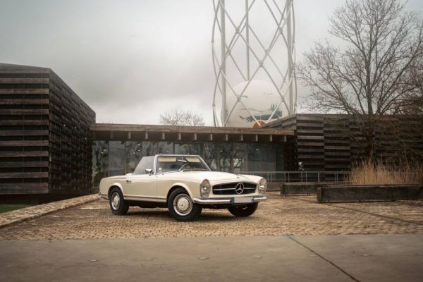 Mercedes-Benz 230 SL 1966 79510