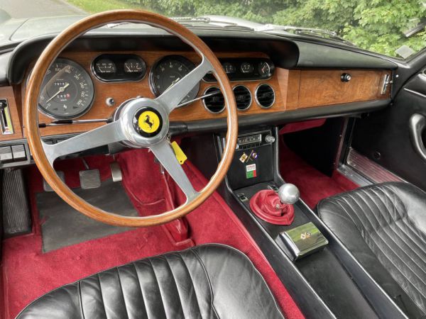 Ferrari 330 GT 2+2 1966 916