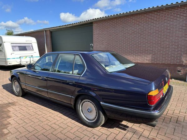 BMW 750i 1989