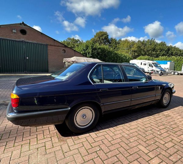 BMW 750i 1989 73517