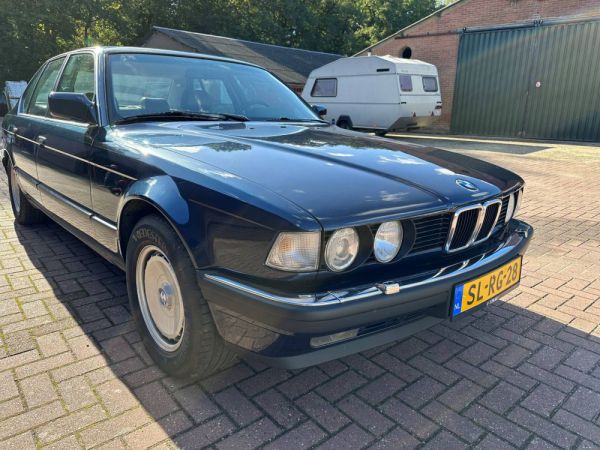 BMW 750i 1989 73520