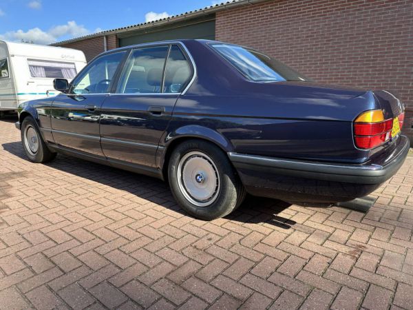 BMW 750i 1989 73521