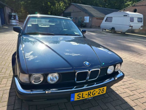 BMW 750i 1989 73525