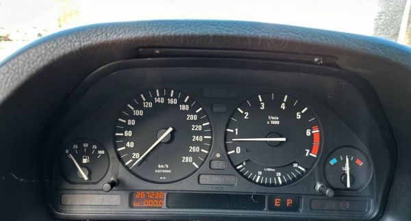 BMW 750i 1989 73527