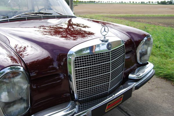 Mercedes-Benz 280 SE 1968 100911