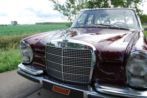 Mercedes-Benz 280 SE 1968 100912