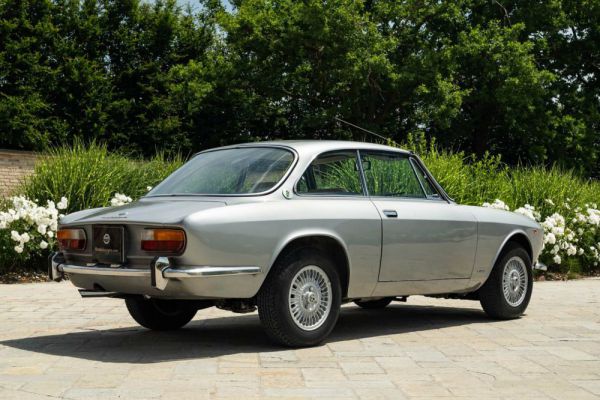 Alfa Romeo 2000 GT Veloce 1974 45882