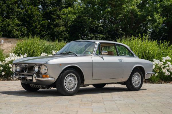 Alfa Romeo 2000 GT Veloce 1974 45886