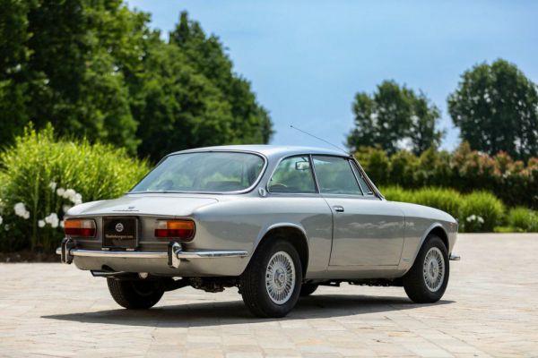 Alfa Romeo 2000 GT Veloce 1974 45887