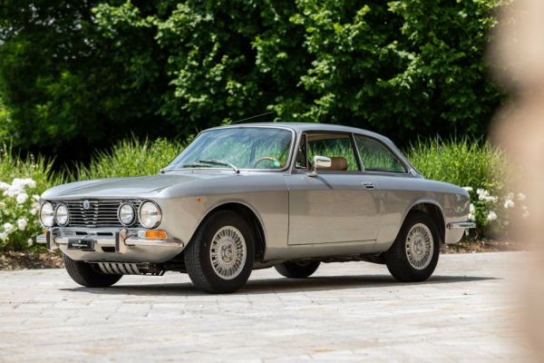 Alfa Romeo 2000 GT Veloce 1974 45889