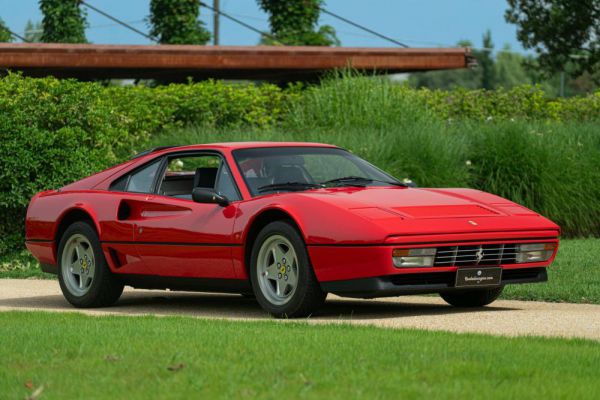 Ferrari 208 GTB Turbo 1987