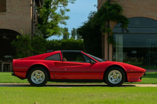 Ferrari 208 GTS Turbo 1985 46174