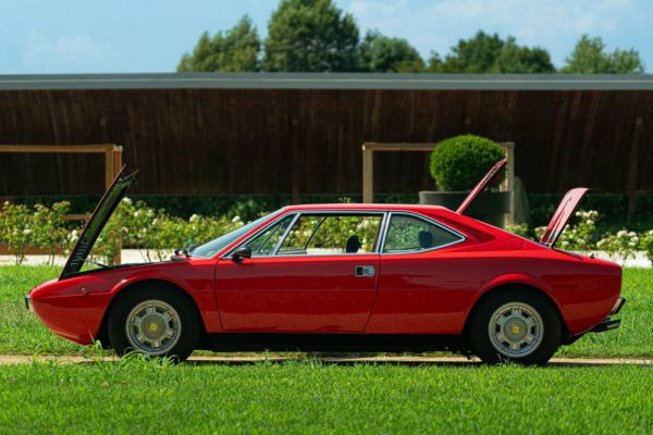 Ferrari Dino 308 GT4 1975 46213