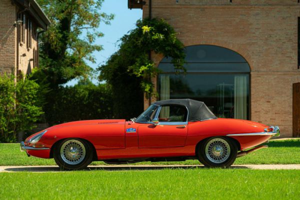 Jaguar E-Type 4.2 1966 46244