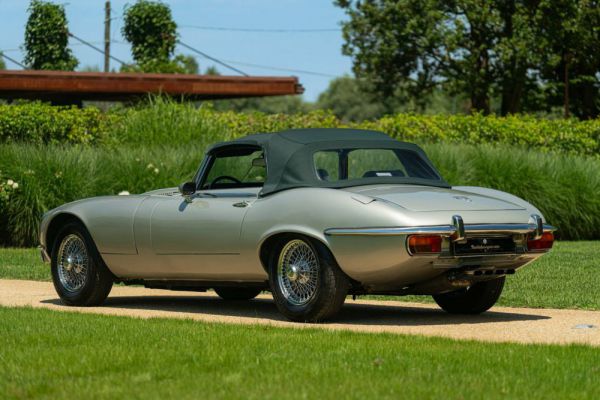 Jaguar E-Type V12 1974 46260