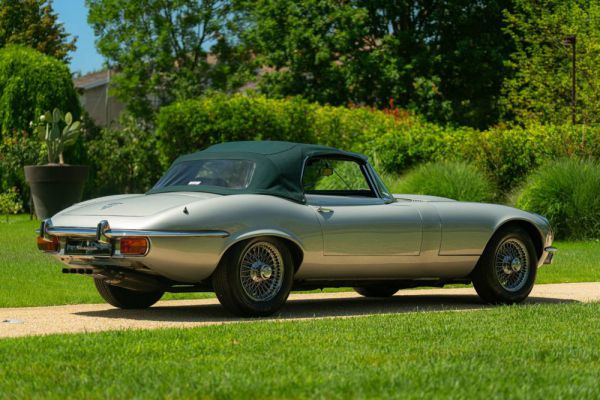 Jaguar E-Type V12 1974 46261