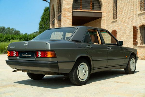 Mercedes-Benz 190 E 1987 46555