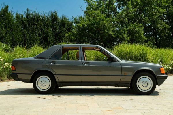 Mercedes-Benz 190 E 1987 46560