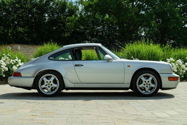 Porsche 911 Carrera 2 1990 46942