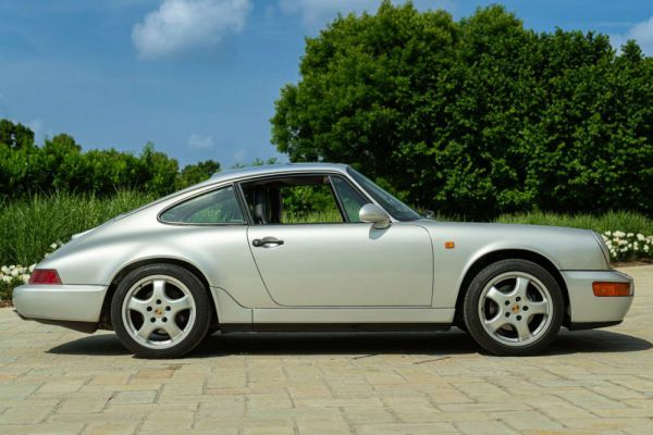 Porsche 911 Carrera 2 1990 46948