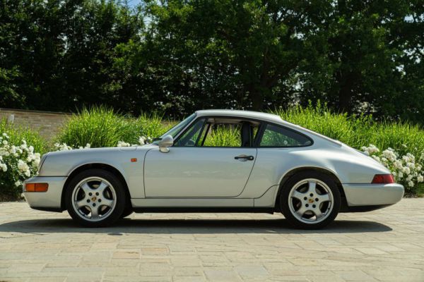 Porsche 911 Carrera 2 1990 46949