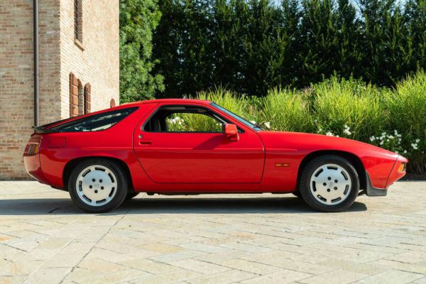 Porsche 928 S 1984 47041