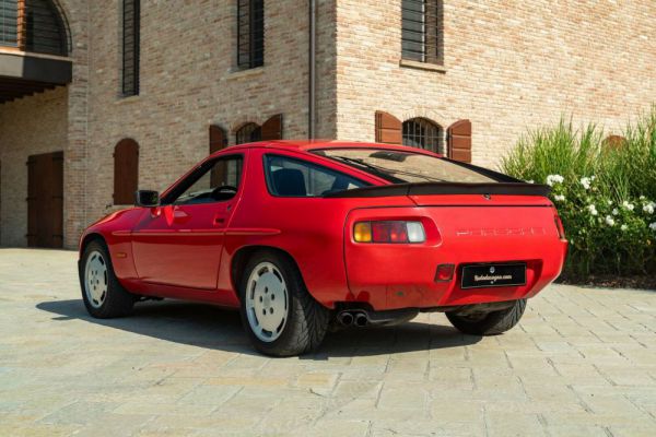 Porsche 928 S 1984 47042