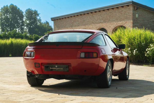 Porsche 928 S 1984 47043