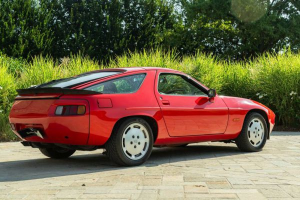 Porsche 928 S 1984 47044