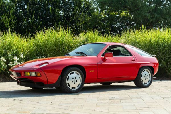 Porsche 928 S 1984 47045