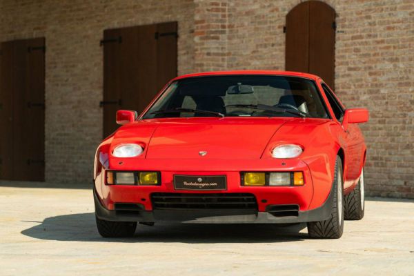 Porsche 928 S 1984 47049