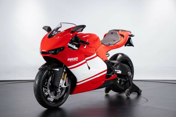 Ducati Desmosedici RR 2007 60743