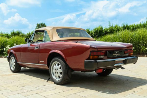 Fiat 124 Pininfarina Spidereuropa 1985 75372