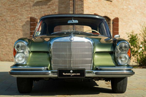 Mercedes-Benz 220 SE b 1964 98641