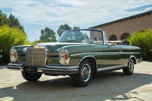 Mercedes-Benz 220 SE b 1964 98647