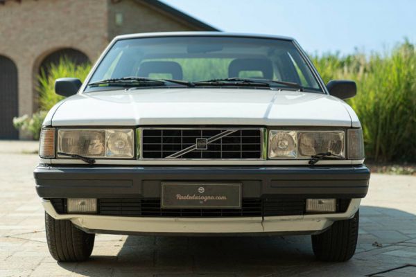 Volvo 780 Bertone 1986 102744