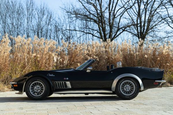 Chevrolet Corvette Convertible 1990 105838