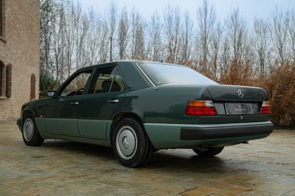 Mercedes-Benz 200 D 1990 108777