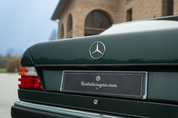 Mercedes-Benz 200 D 1990 108779