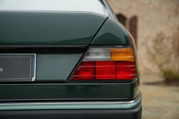 Mercedes-Benz 200 D 1990 108780