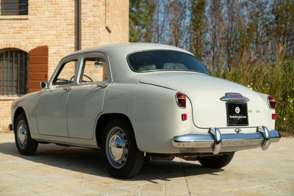 Alfa Romeo 1900 Super Berlina 1955 109472