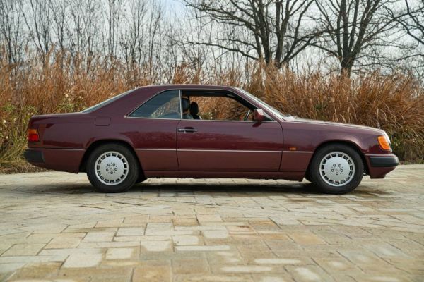 Mercedes-Benz 300 CE-24 1991 109484